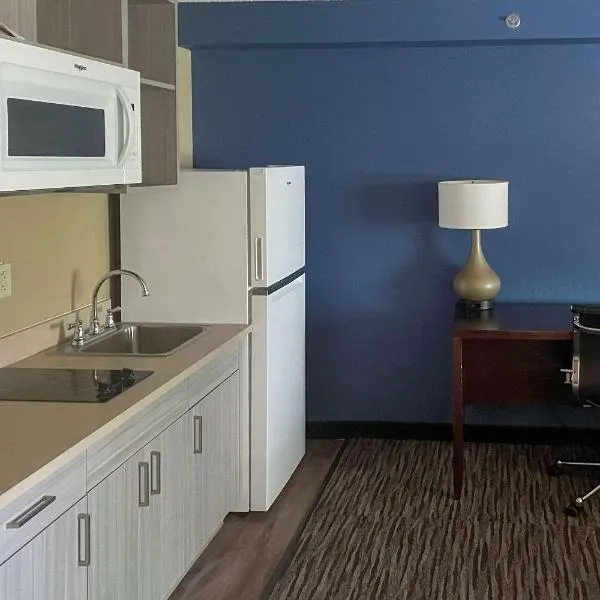 Suburban Studios Arlington Heights Elk Grove，位于阿灵顿海茨的酒店