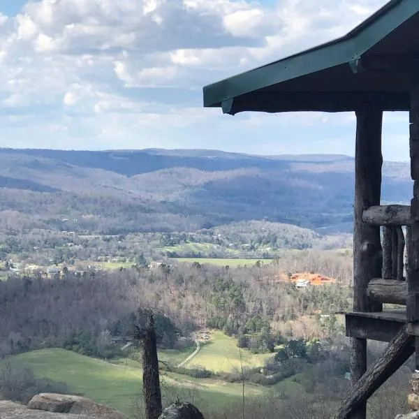 Cabin Lookout Mountain，位于Rising Fawn的酒店