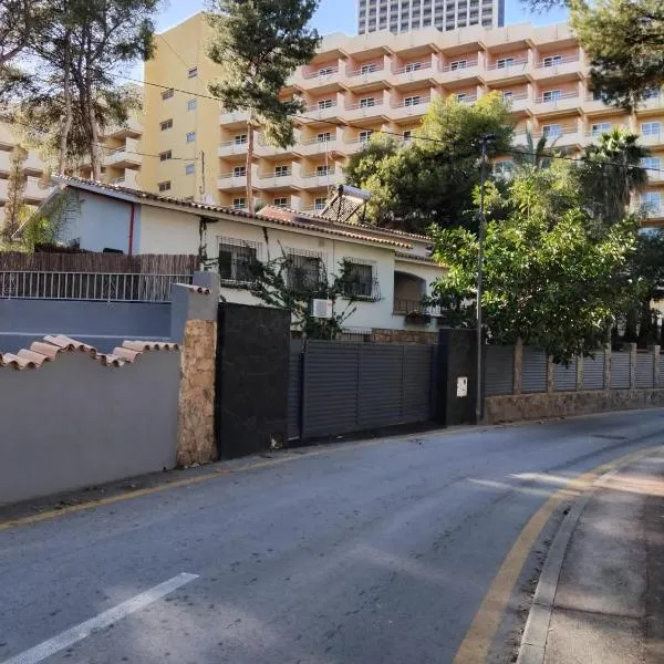 Casa en la naturaleza en Benidorm，位于贝尼多姆的酒店
