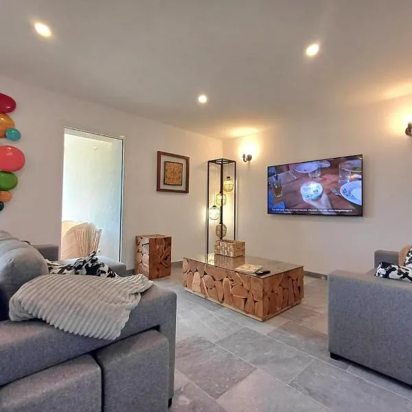 T3, 8 couchages, grande terrasse, vue mer, parking privé，位于拉西约塔的酒店