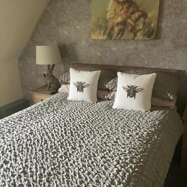 The Bee Hive Hotel，位于Coylton的酒店