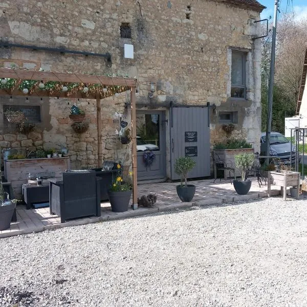 maison calme et campagne，位于Le Pin-la-Garenne的酒店