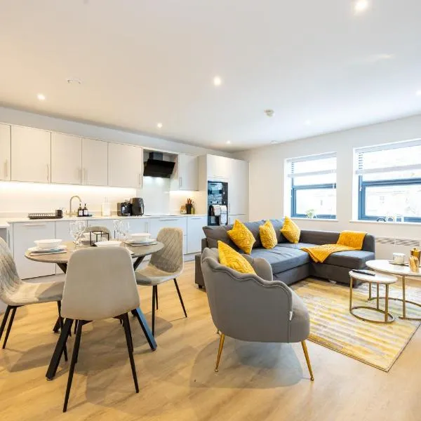 Modern 2 Bed near Wythenshawe Hospital and Manchester Airport With Parking，位于威森肖的酒店