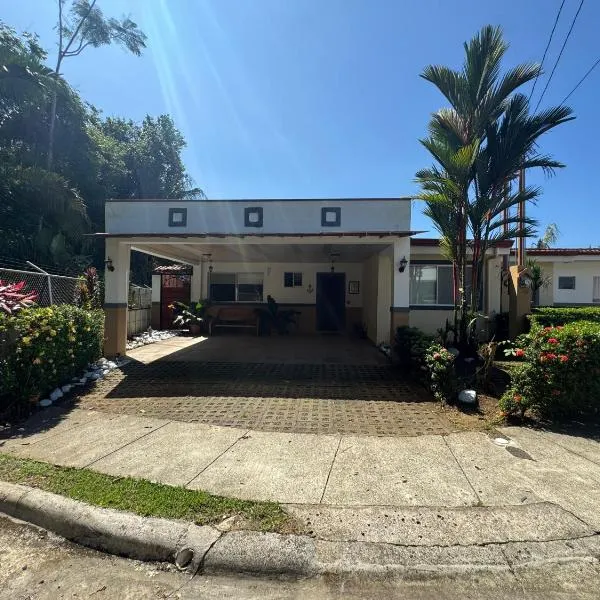 Alma y Paz Beach House，位于Bejuco的酒店