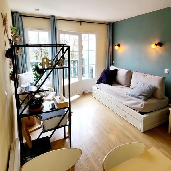 Charmant Duplex en bord de Dordogne - Argentat- Corrèze，位于阿让塔的酒店