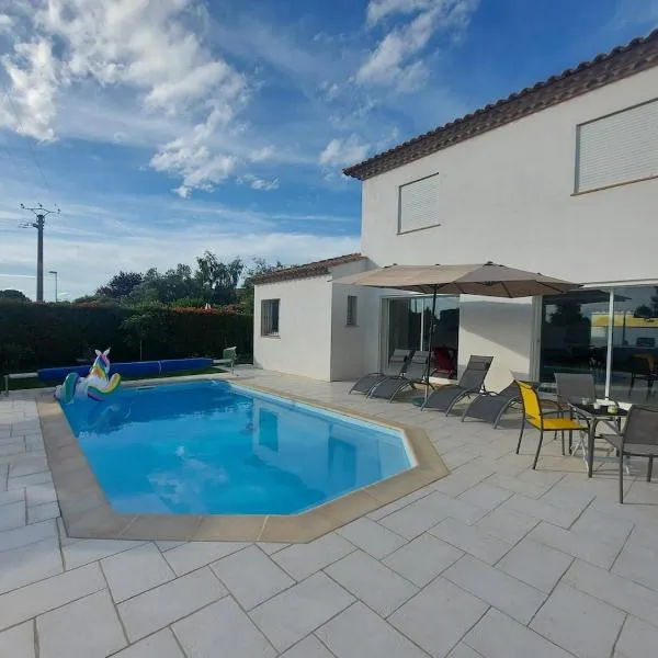 nouvelle appartement T2 mezzanine et piscine，位于Valergues的酒店