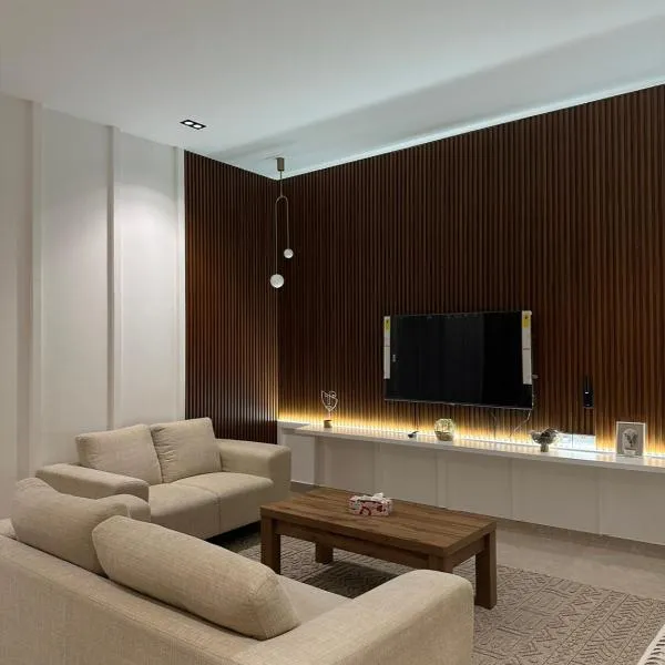 Al Ain Hotel Apartment Family Stay with Balcony and Pool Access，位于艾恩的酒店