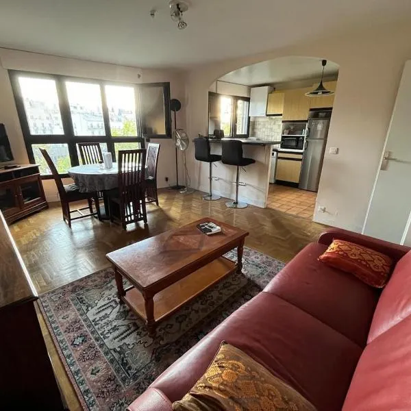 Spacious and bright apartment 2min from Paris，位于圣芒代的酒店