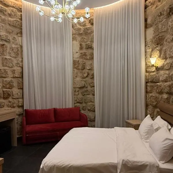 Villa Rosa Luxury Boutique Hotel，位于拜特龙的酒店