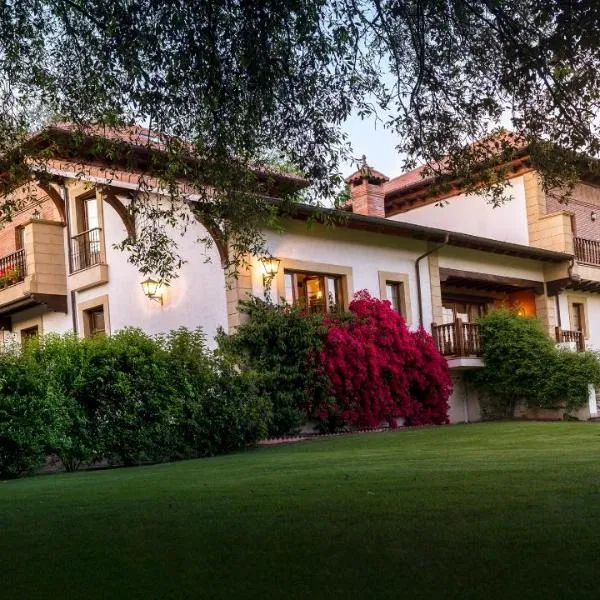 罗夫莱达酒店，位于阿尔努埃罗的酒店