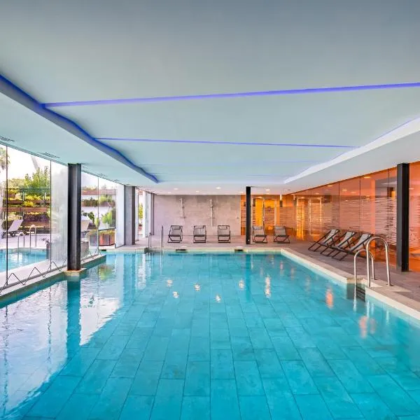 巴塞罗塞维利亚雷纳西门图酒店，位于塞维利亚的酒店