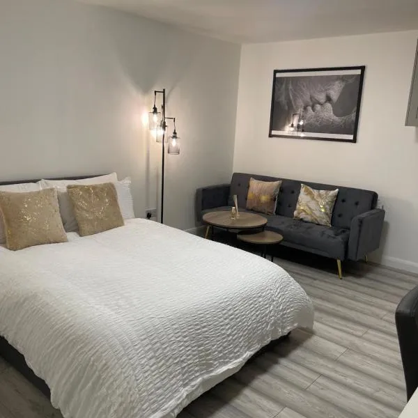 Crown's Court，位于奥平顿的酒店