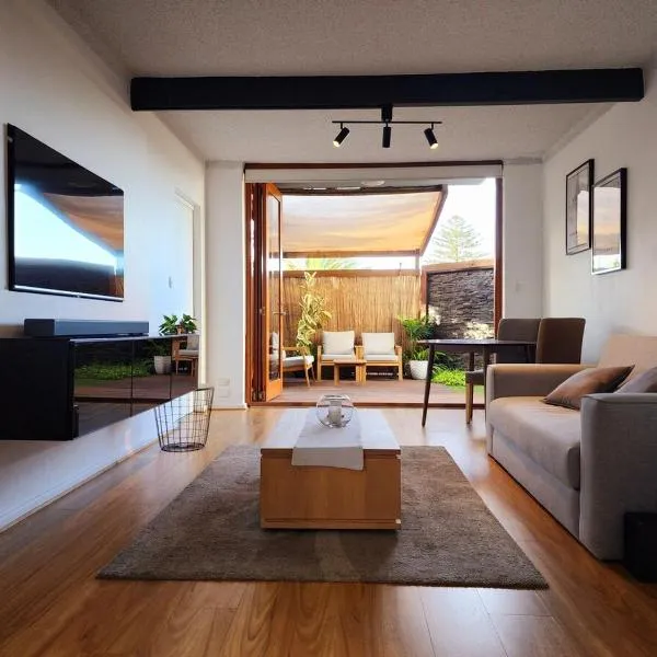 Ultimate Luxury Beachside Escape in West Beach，位于West Beach的酒店