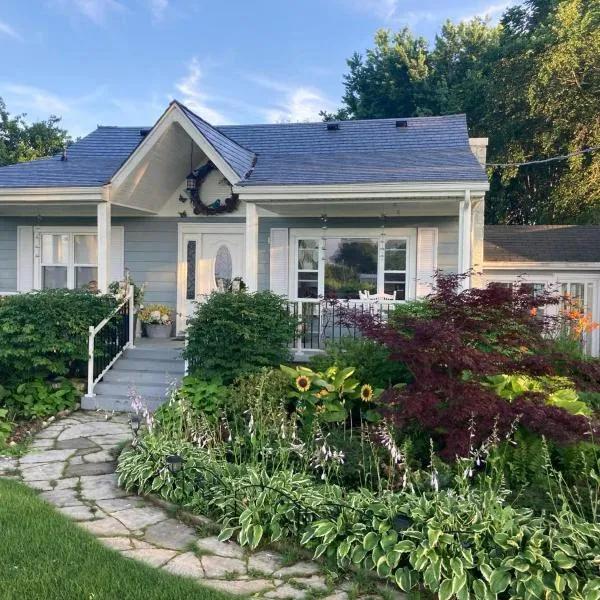 Glorious Gardens Bed and Breakfast，位于Essex的酒店