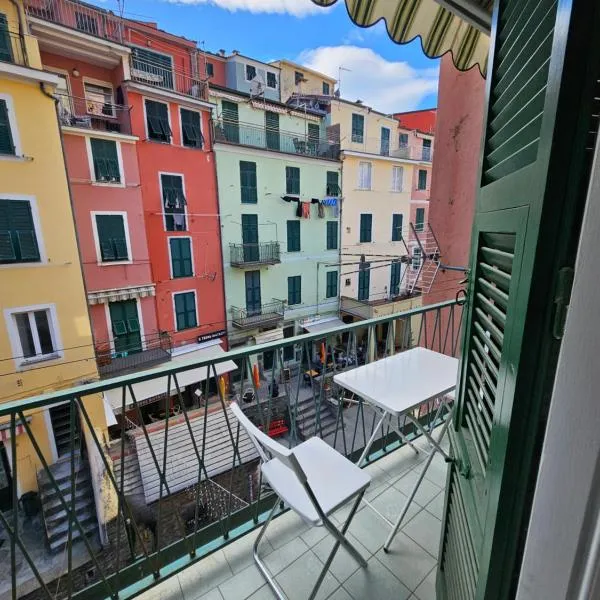 Bella Vernazza with AC and Balcony，位于韦尔纳扎的酒店
