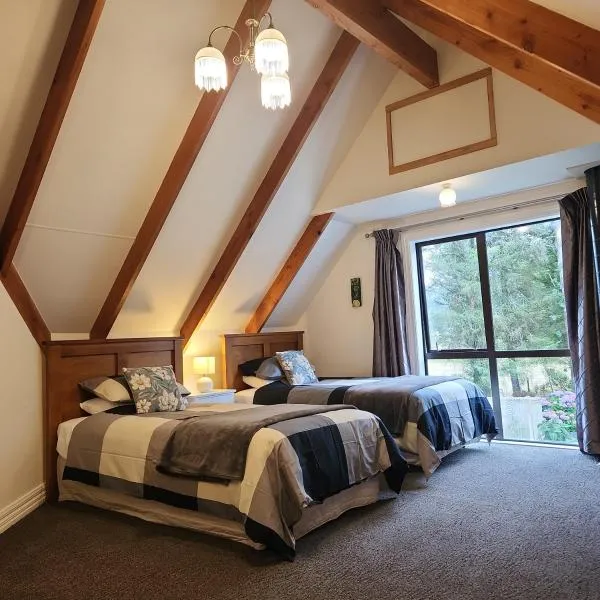 Westholm Lodge，位于Harihari的酒店