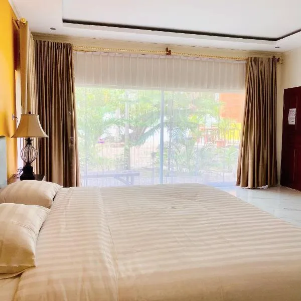 Sunmoon Beach Resort Likupang Timur，位于Pulau Mogogimbun的酒店