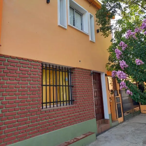 Departamento tres ambientes，位于El Carmen的酒店