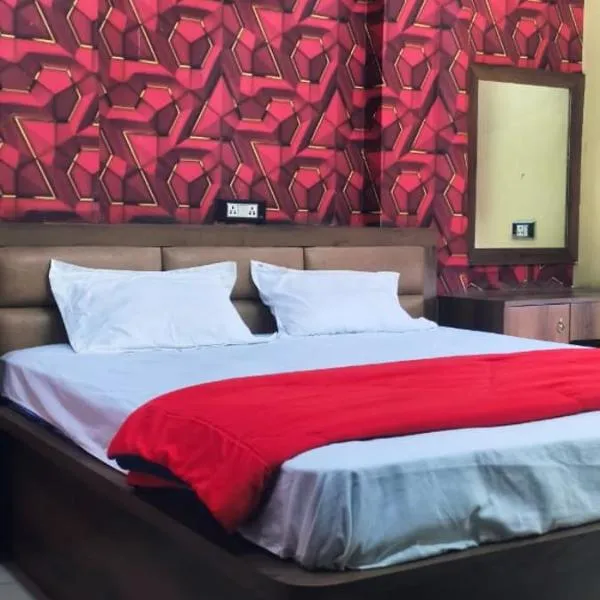 Marina Guest house -Okhlee，位于瓦拉纳西的酒店