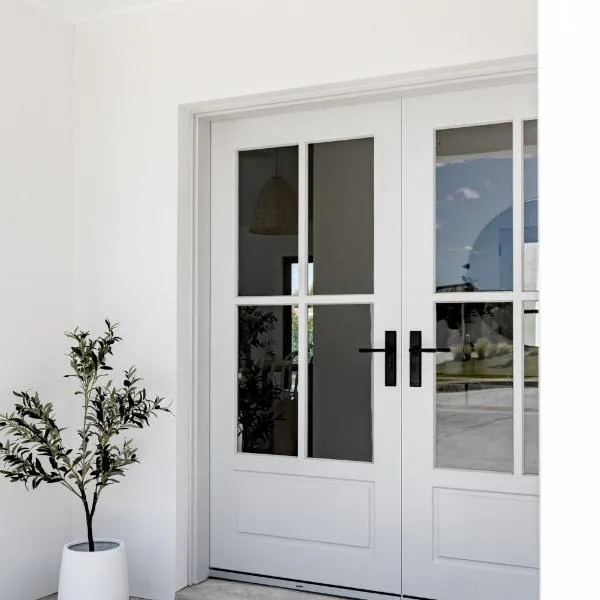 Elegant Modern Home!，位于马奇的酒店