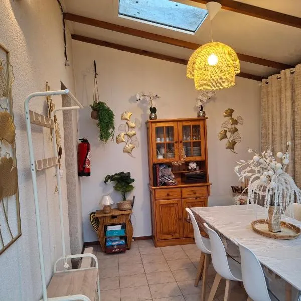 maison village 4 chambres 30 minutes du zoo de beauval，位于Saint-Cyran-du-Jambot的酒店