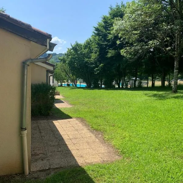 Le Petit Bois 46，位于Leyme的酒店