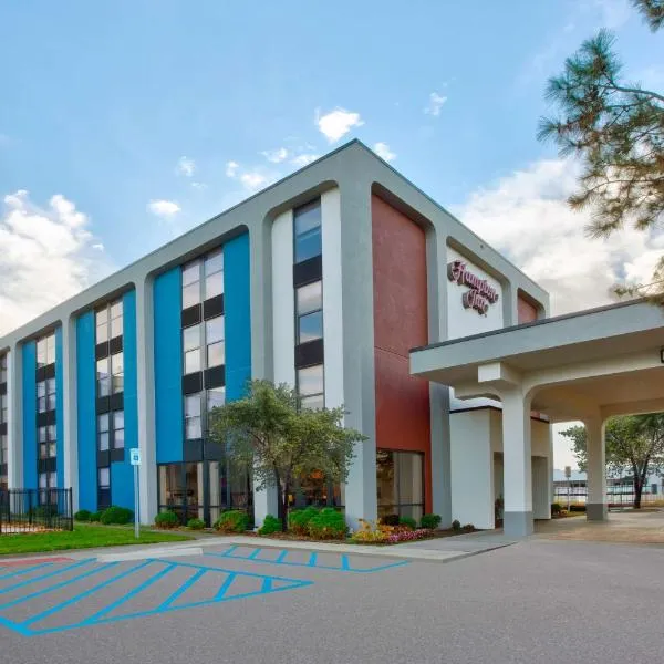 Hampton Inn Detroit Madison Heights South Troy，位于麦迪逊高地的酒店