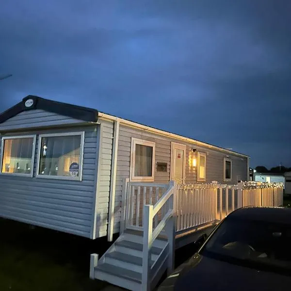 Caravan to Hire - CalaGran Fleetwood Blackpool，位于弗利特伍德的酒店