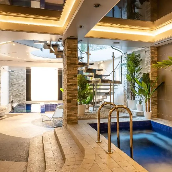 Coco Boutique Hotel & Spa，位于卡尔帕奇的酒店