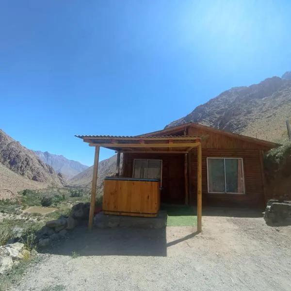 Hermosa cabaña para 4 personas con tinaja - Cochiguaz -Valle de Elqui，位于Monte Grande的酒店
