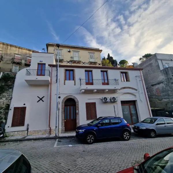 Casa vacanza a funtana，位于Monforte San Giorgio的酒店