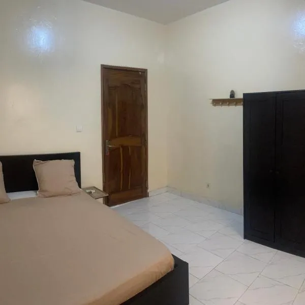 Appartement mbour Saly，位于姆布尔的酒店