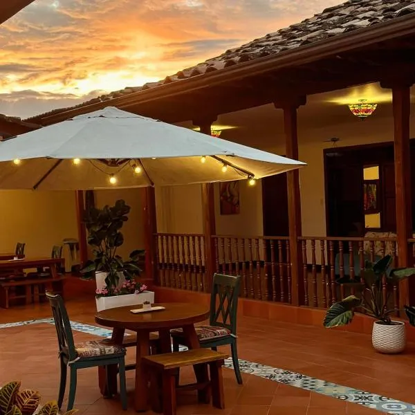 Hotel Colonial Andino - Parque principal de Pitalito，位于皮塔利托的酒店