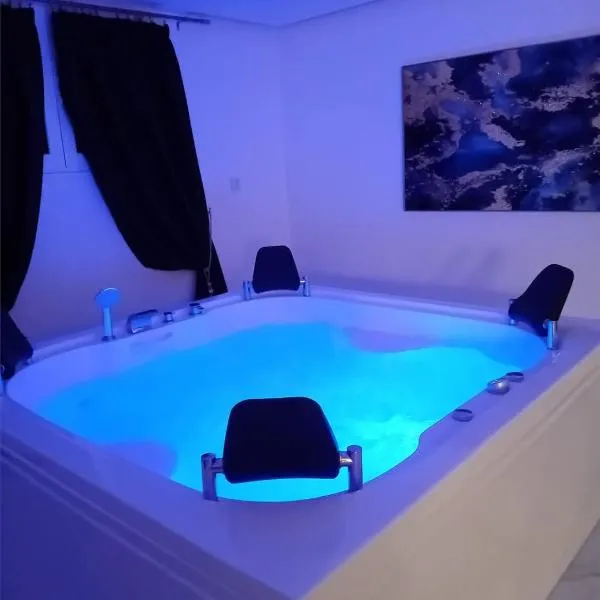 Meteora Grande luxury suite & spa villa，位于卡兰巴卡的酒店