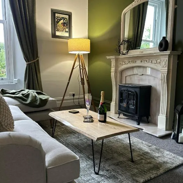 NEW stunning apartment by the sea in Torquay，位于托基的酒店