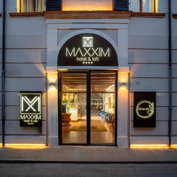 Maxxim Hotel & Loft，位于费拉拉的酒店