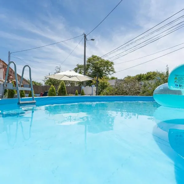 Moradia Familiar Piscina 5min Praia by HOST-POINT，位于沙尔内卡的酒店