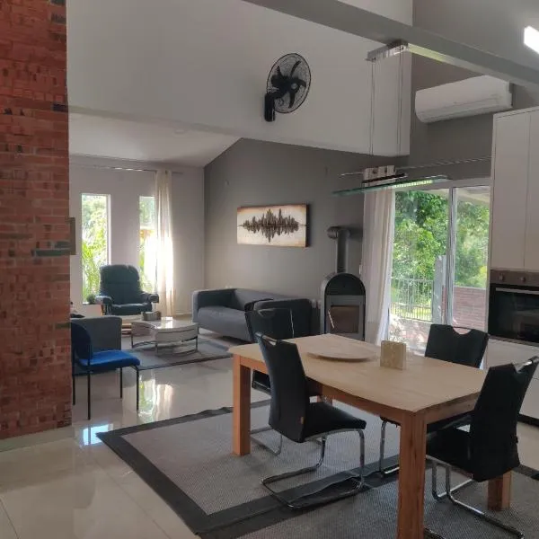 Casa Connect in Barrio Esperanza in Hohenau!，位于Hohenau的酒店