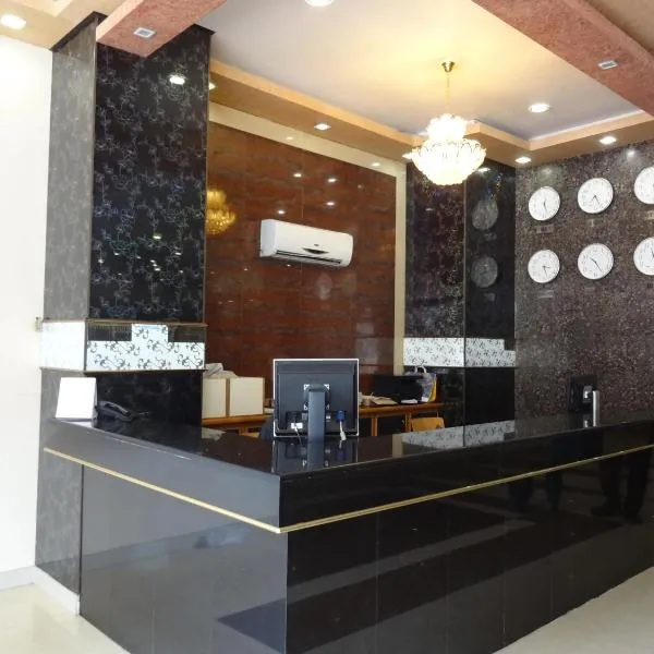 天空塔酒店，位于卡拉奇的酒店