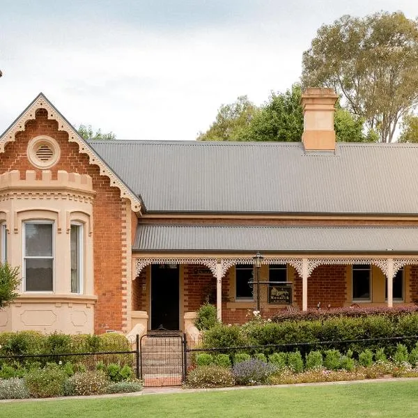 The Monarch Tumut - Luxury in the valley，位于蒂默特的酒店