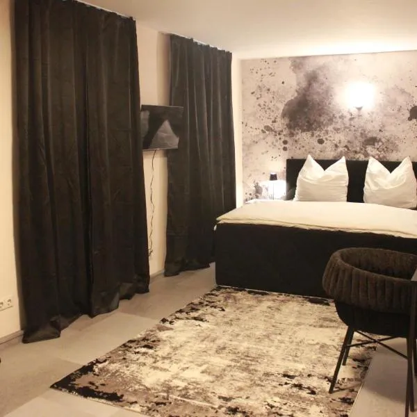 HOTEL ALTES THEATER Heilbronn，位于海尔布隆的酒店