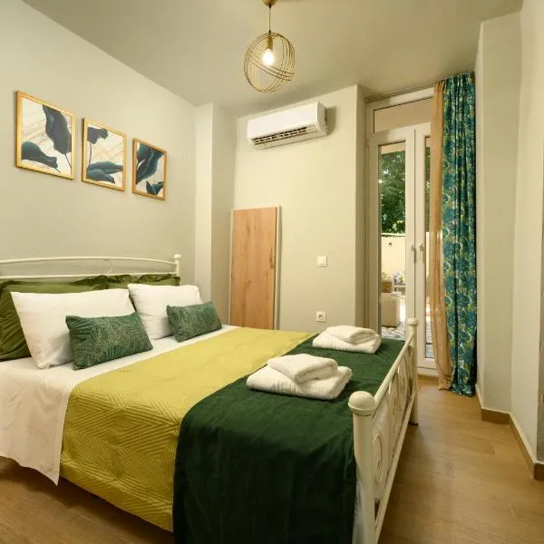 Petite Apt with patio at Garitsa!，位于科孚镇的酒店