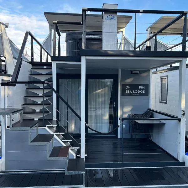Floating House - SEA SUITE，位于波尔托罗的酒店
