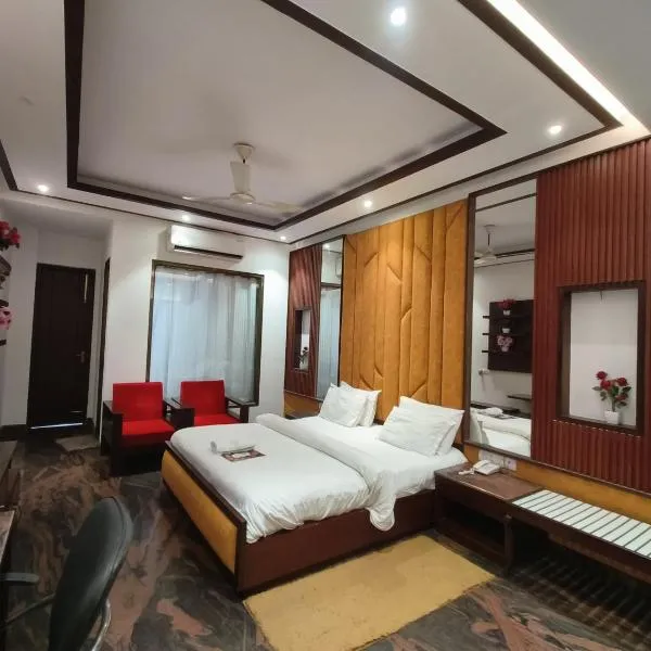 JJK Rukmini Vilas Hotel & Banquet，位于穆扎夫法尔普尔的酒店