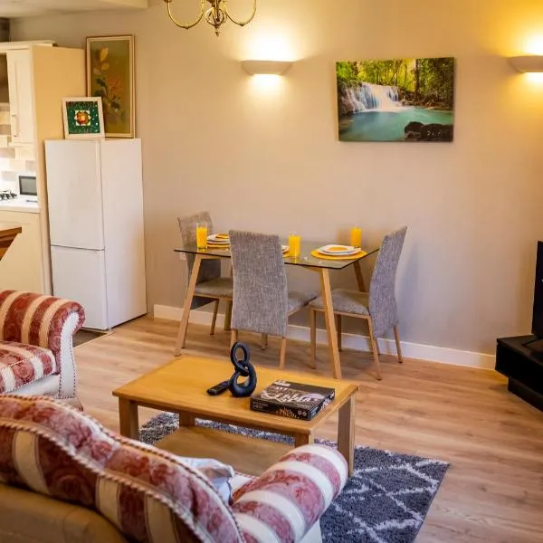 Modern Spacious 2 Bed Apartment Wolverhampton with Free Secure Parking，位于伍尔弗汉普顿的酒店