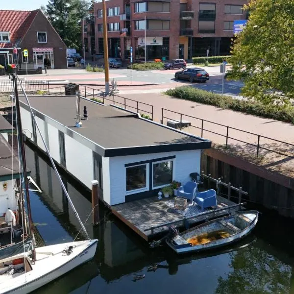 Woonboot 4 Harderwijk，位于哈尔德韦克的酒店