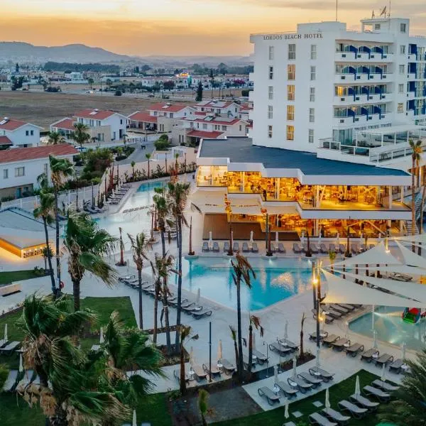 Lordos Beach Hotel & Spa，位于拉纳卡的酒店
