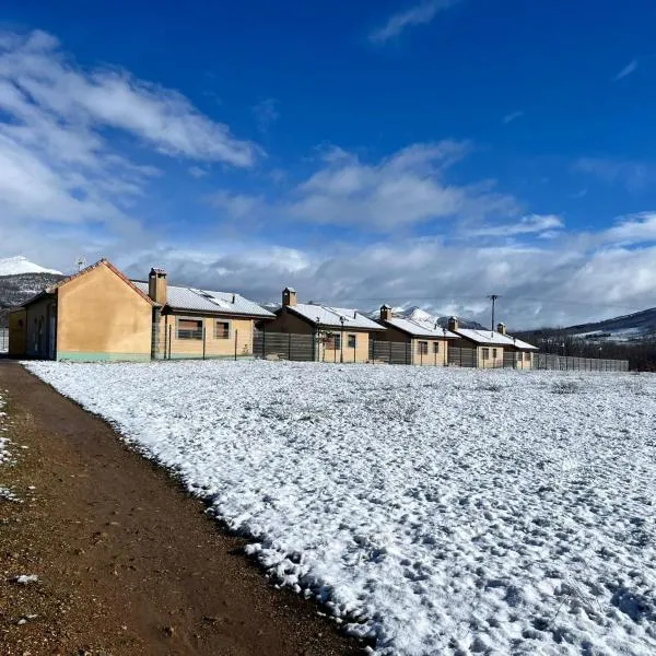 Casas Rurales Cuatro Valles,位于Naredo de Fenar的酒店