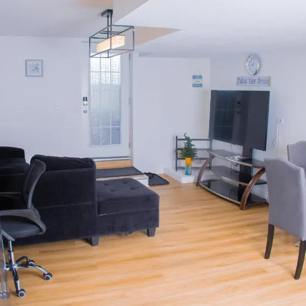 Cozy Haven 2 bedroom Basement apartment with Treated water，位于伦敦的酒店