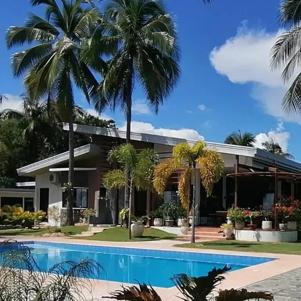 Seaview Residence-Garden Privat Resort, room2，位于Binlod的酒店